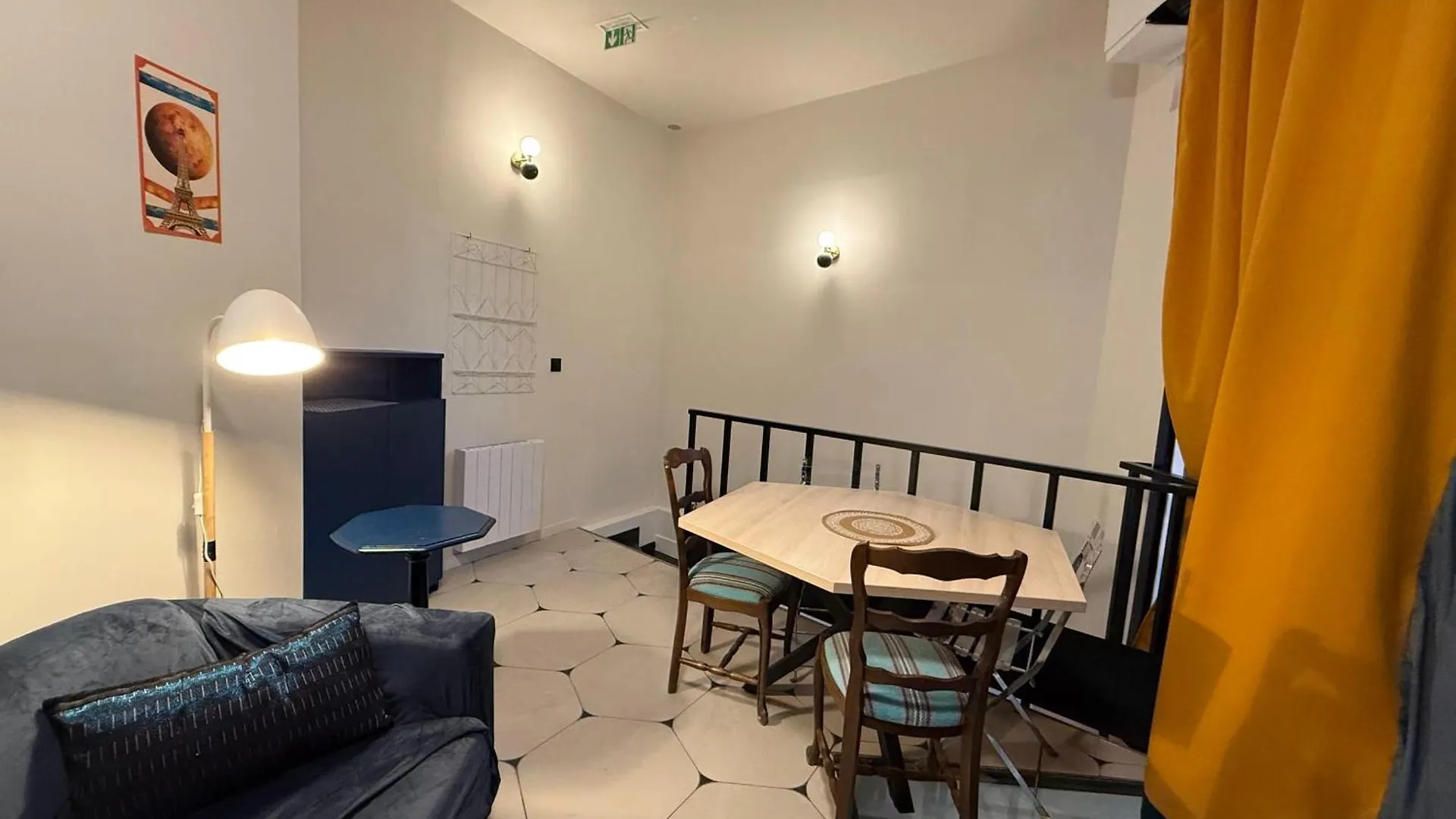 Charming Themed Loft - Paris Cosmic - Paris 18 Apartment
