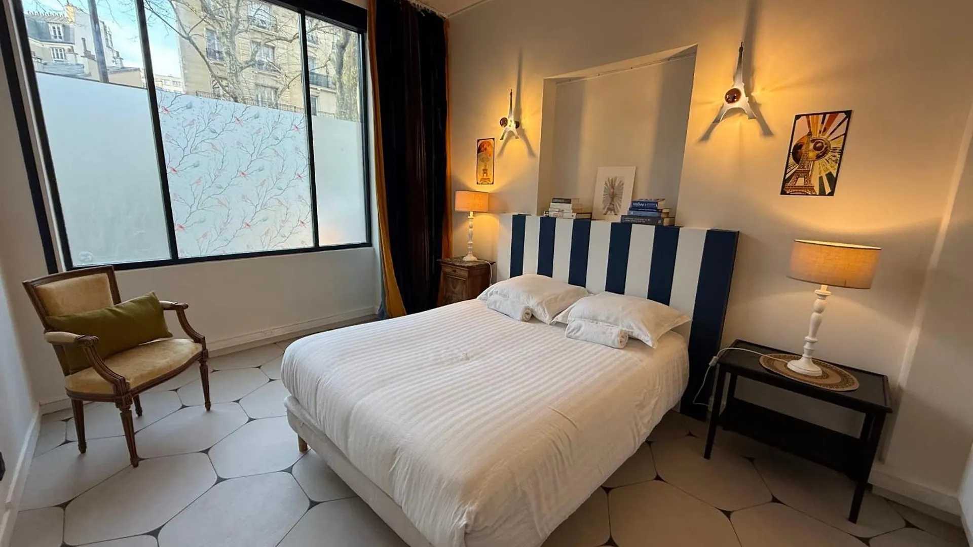Charming Themed Loft - Paris Cosmic - Paris 18 Apartment